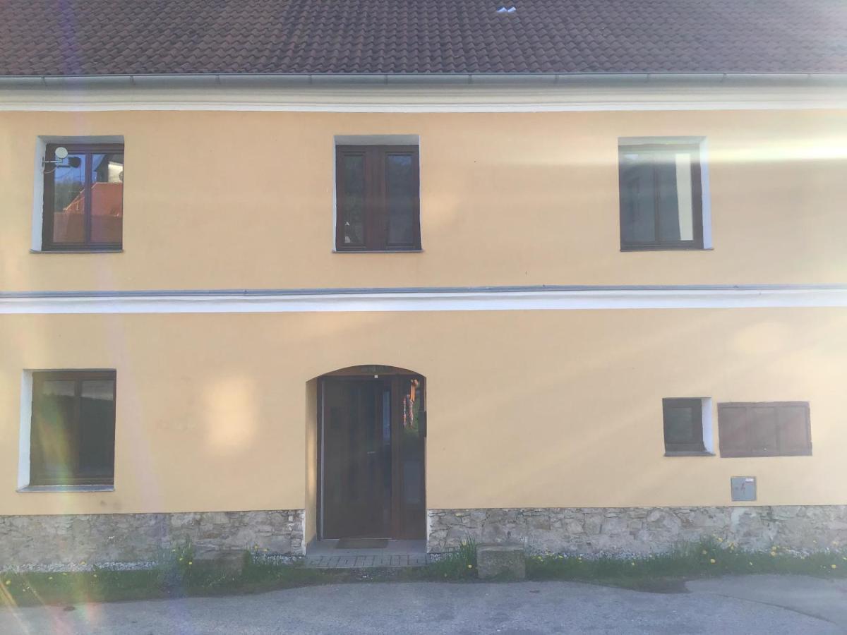 U Zivlu Bed and Breakfast Brlohy Exteriör bild